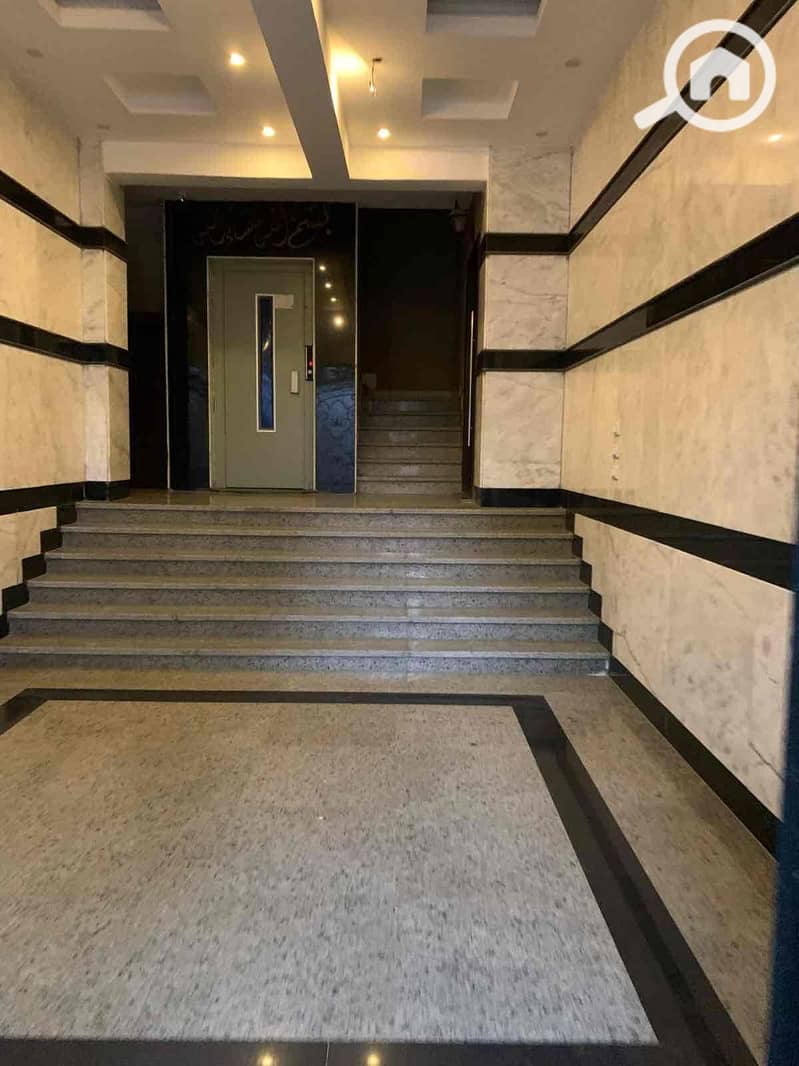 2 4fc00bde-e735-4700-9ef3-71a87e8f1081. jpg