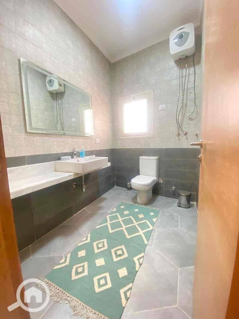 21 56a2b1f5-b5be-4906-a721-d132d9cf3dab. jpg