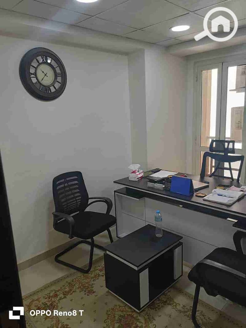 1000488372. jpg 1000488372. jpg