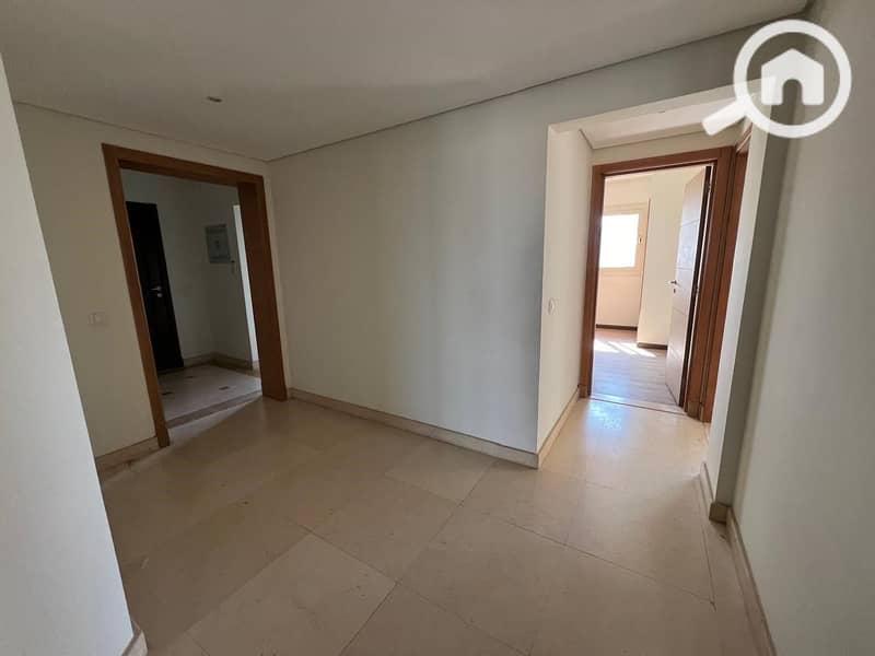 4 39e40bfe-c567-4100-b7c7-14da7378e50b. jpg