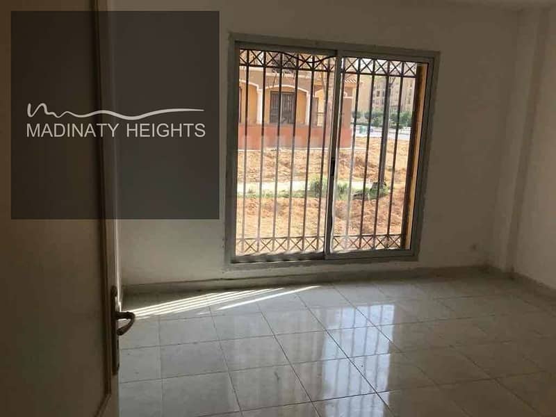 2 e64445cb-b7ae-4af0-9640-5fa3a0ca8831. jpg