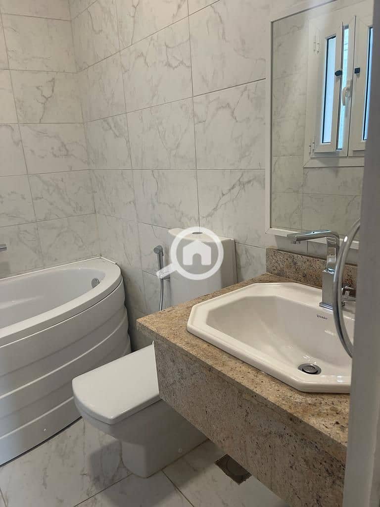 8 bdf5fada-0c24-47da-b646-6c571c14030b. jpg