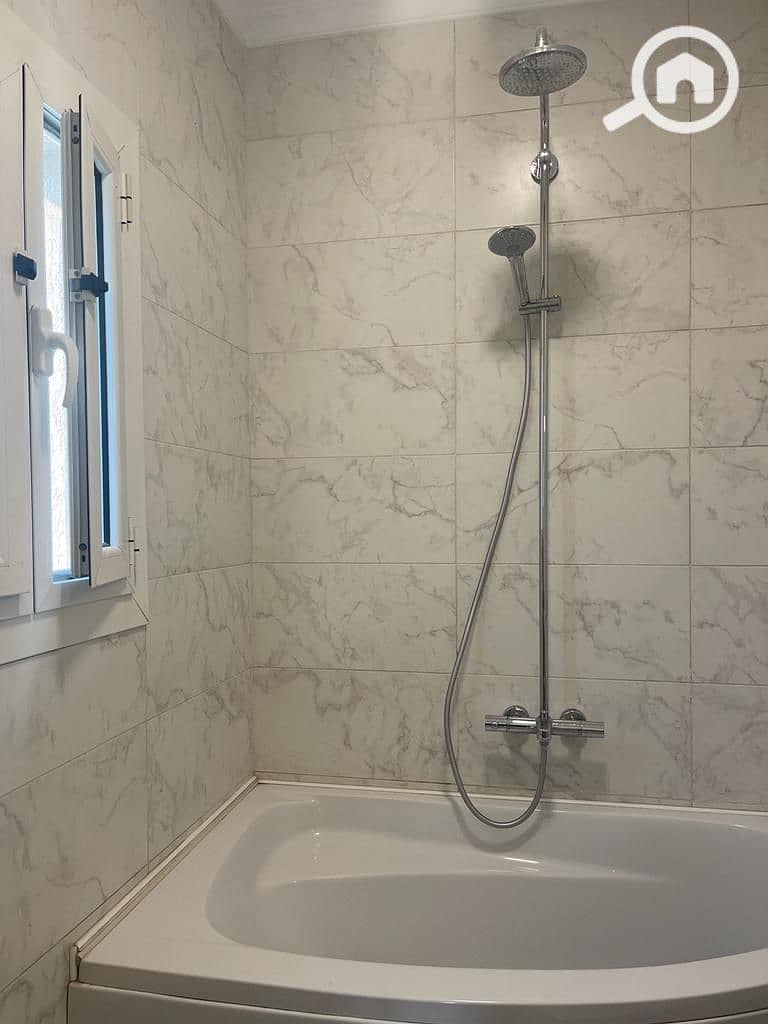 9 f98f66c6-039a-4e07-8a0d-fea8caa7aa4a. jpg