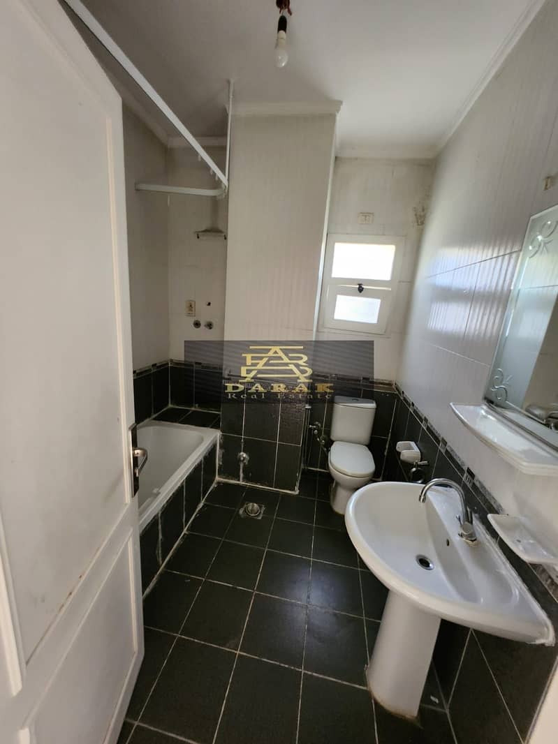 10 bca810e4-4040-41e2-8aeb-d98559488a38. jpeg