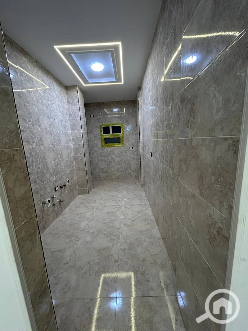 2 06d78e25-ab6a-4aab-8a43-06d7047b5ba5. jpg