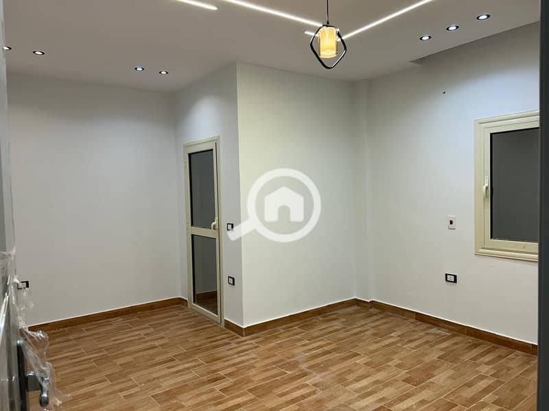 8 ab40c3a2-2abd-4435-98a3-153d8e193c93. jpg