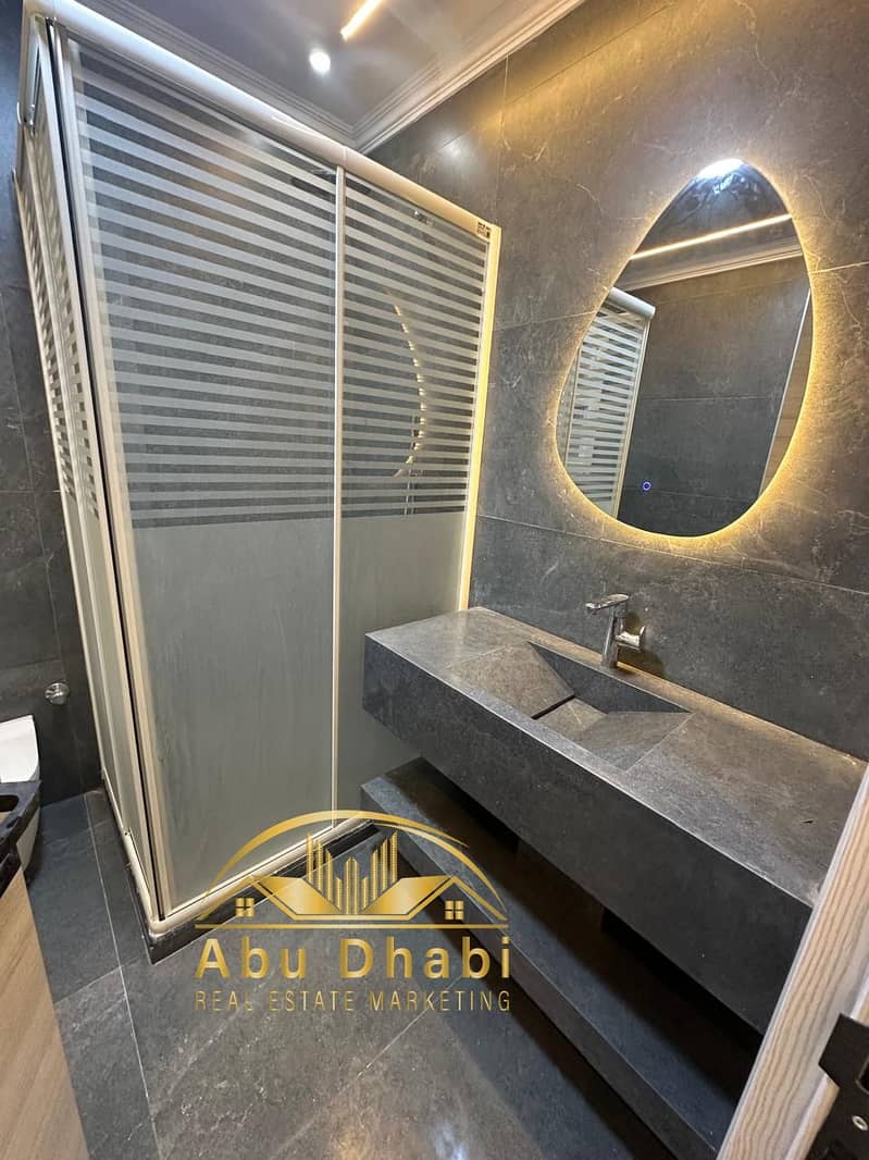 14 e8ef0d7f-b561-4f04-b99d-cafe0d9e91a5. jpg