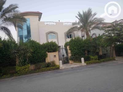 فیلا 5 غرف نوم للبيع في الشيخ زايد، الجيزة - ٢٠٢٥١٠٠٧_١٨٣٤٠٤. jpg