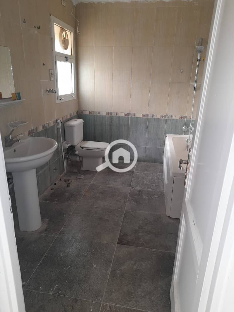 10 6403eff4-4a7e-4c67-b60c-88d622702b85. jpg