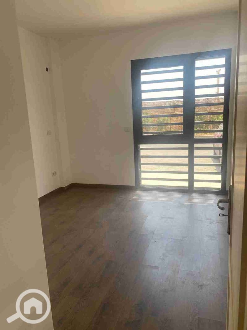 1000497497. jpg 1000497497. jpg