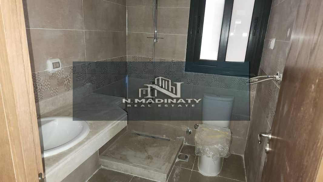 2 b83b1e14-1fdd-4ac1-92ff-f9a4ca2eb31d. jpg