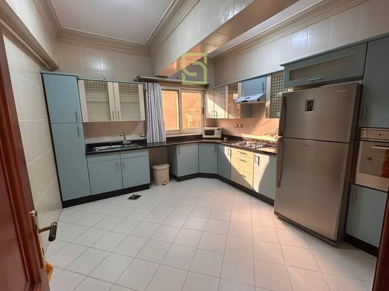 3 05a3435f-03e4-44f0-b173-00912e38e1e3. jpg