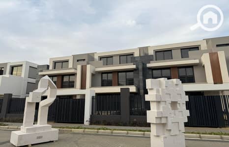 تاون هاوس 5 غرف نوم للبيع في القاهرة الجديدة، القاهرة - IMG-20241124-WA0073. jpg