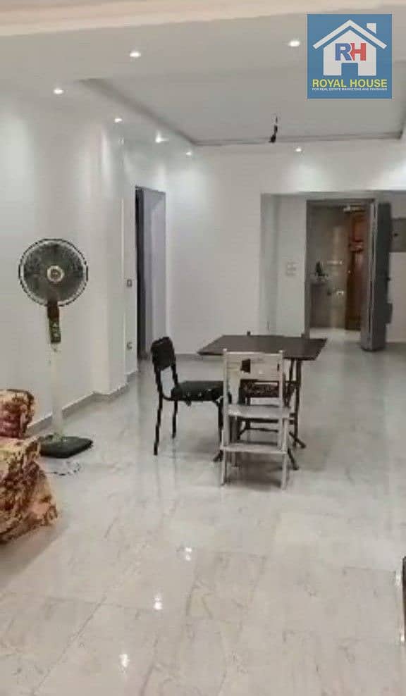 2 7bd89ec9-7de9-43b2-9f4d-84fed2c02074. jpg