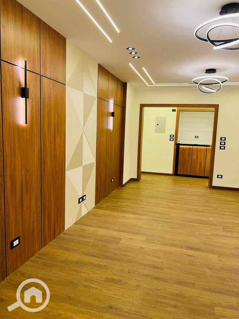 3 033463f7-1cf6-4723-a2b9-f815d932a4c4. jpg