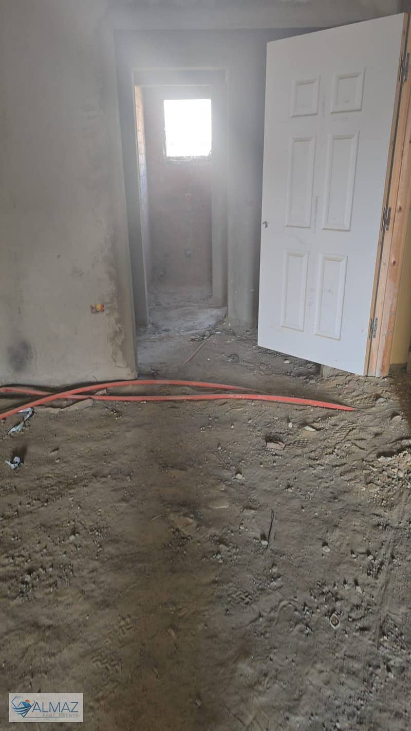 10 WhatsApp Image 2025-11-05 at 11.02. 38 AM. jpeg