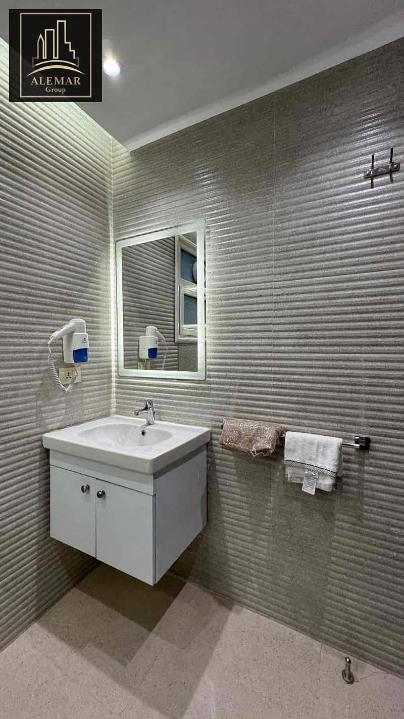 34 f3b11e04-c8e0-401e-8faf-787aab08e8f4. jpg