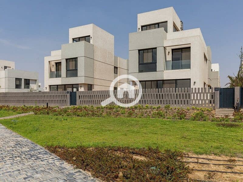 4 WhatsApp Image 2025-11-02 at 17.39. 36_8a79776f. jpg