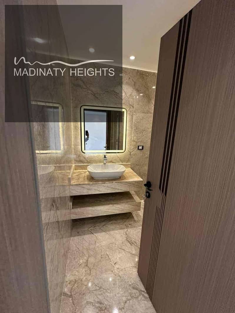 13 68a91706-40f3-43cc-a60e-1e863434abc0. jpg