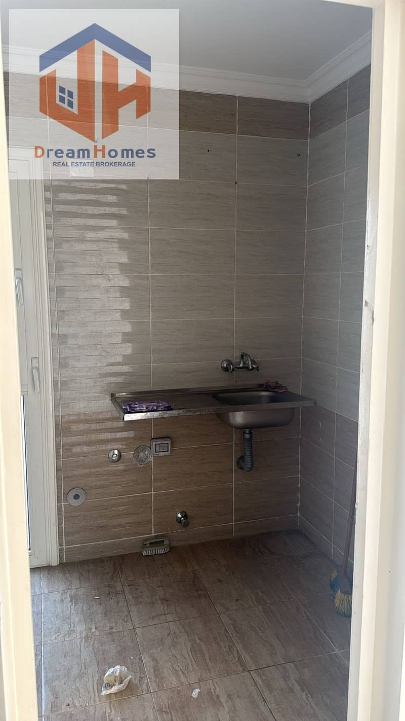 7 be51a2b7-4bbf-451c-8fe5-e4569fcfb967. jpg