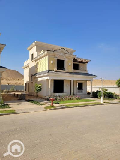 6 Bedroom Villa for Sale in 6th of October, Giza - IMG-20251105-WA0072. jpg