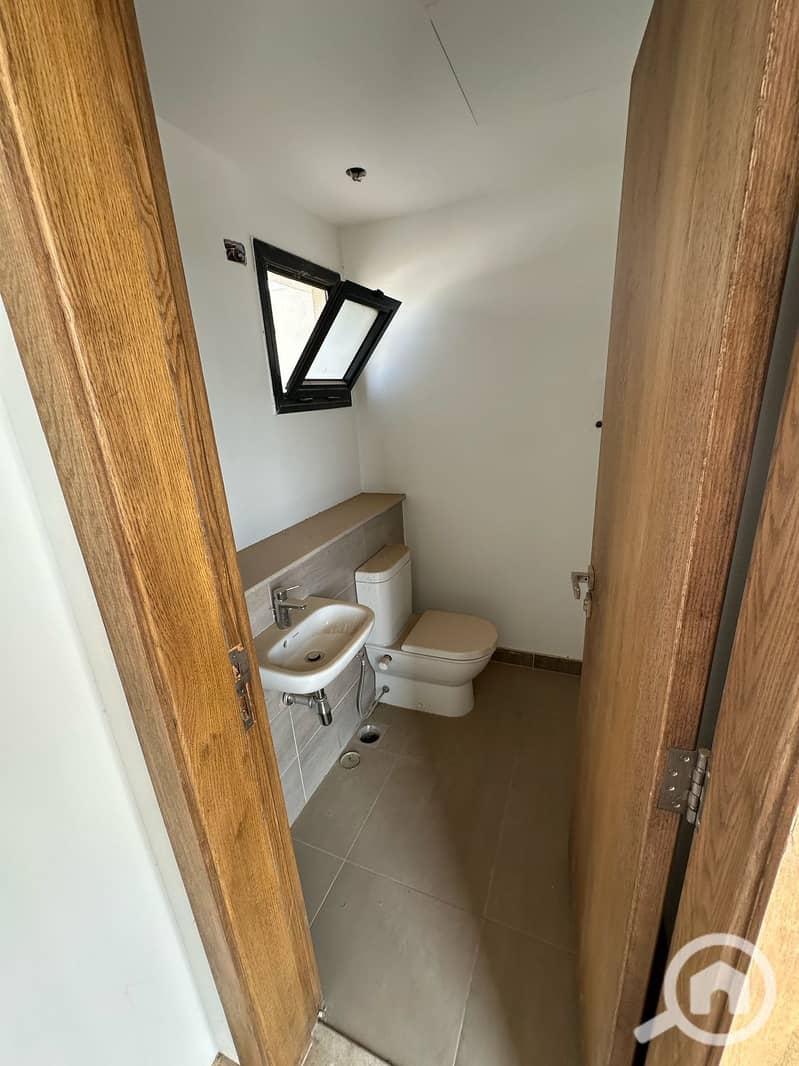 9 WhatsApp Image 2025-11-05 at 12.46. 35_82c5f9b4. jpg