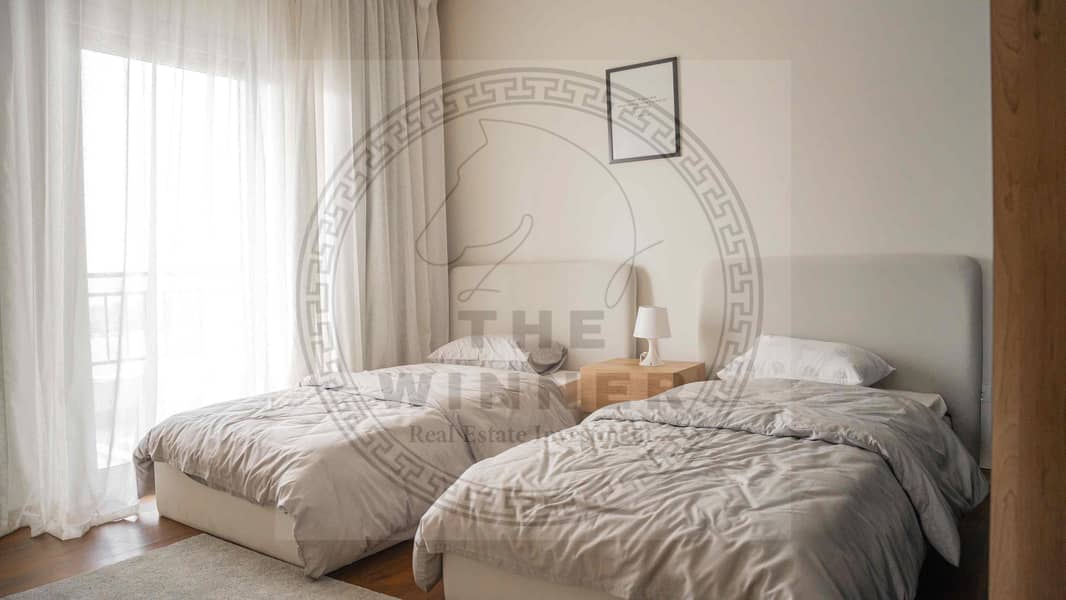 10 ae236519-d6a5-4ec5-b6ba-77e27ac61ea0. jpg