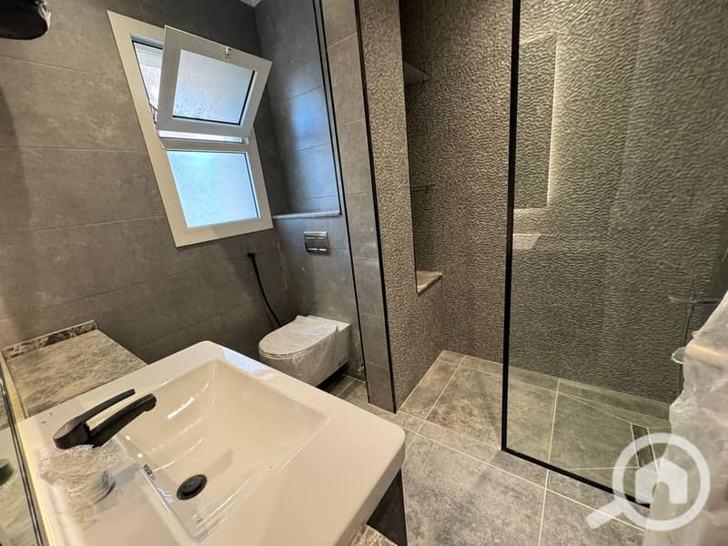 21 WhatsApp Image 2025-11-04 at 11.47. 02 (3). jpeg