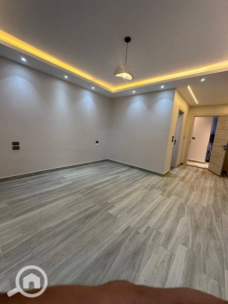 7 5b4f47e9-aad7-4938-86c3-7c58691ba959. jpg