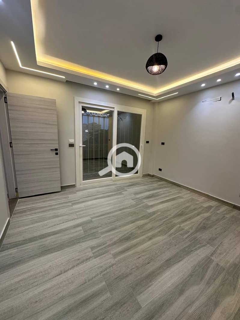 8 526678e4-9aa4-4f97-8cf5-79581ac5b76b. jpg