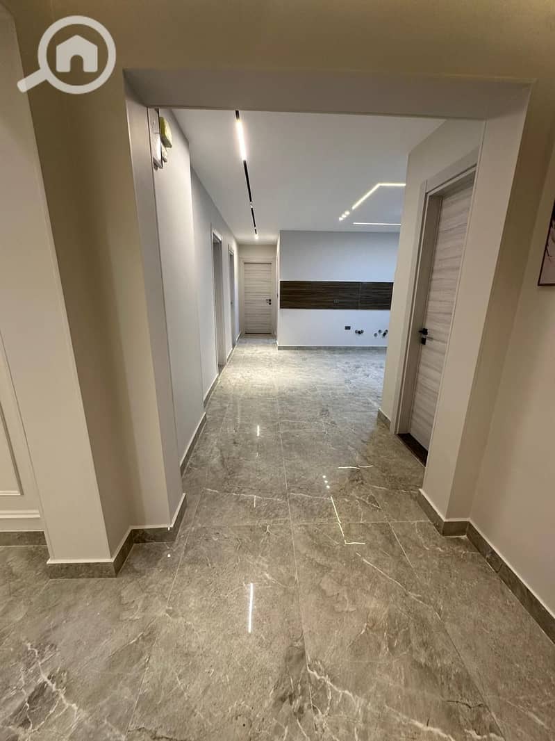 12 49be2dd8-5797-4cc3-9a35-6dfe788aee53. jpg