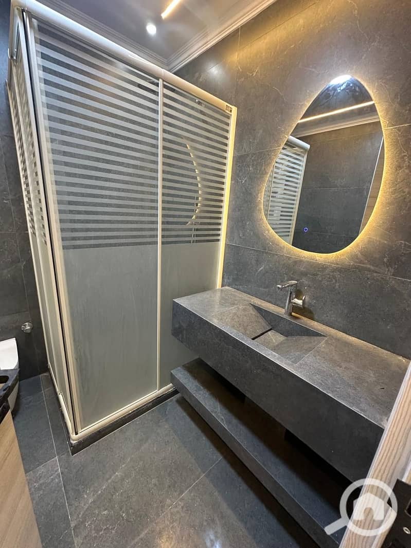 19 09660850-3093-4578-ad2f-9df4b0a68b28. jpg