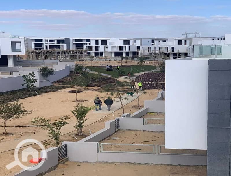 4 180141e3-1f53-41d0-a8ef-80f190c718bc. jpg