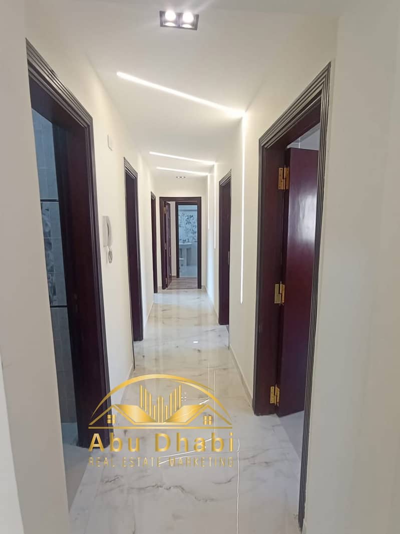 10 7340f52b-8838-4059-bc36-e6e18b830222. jpg