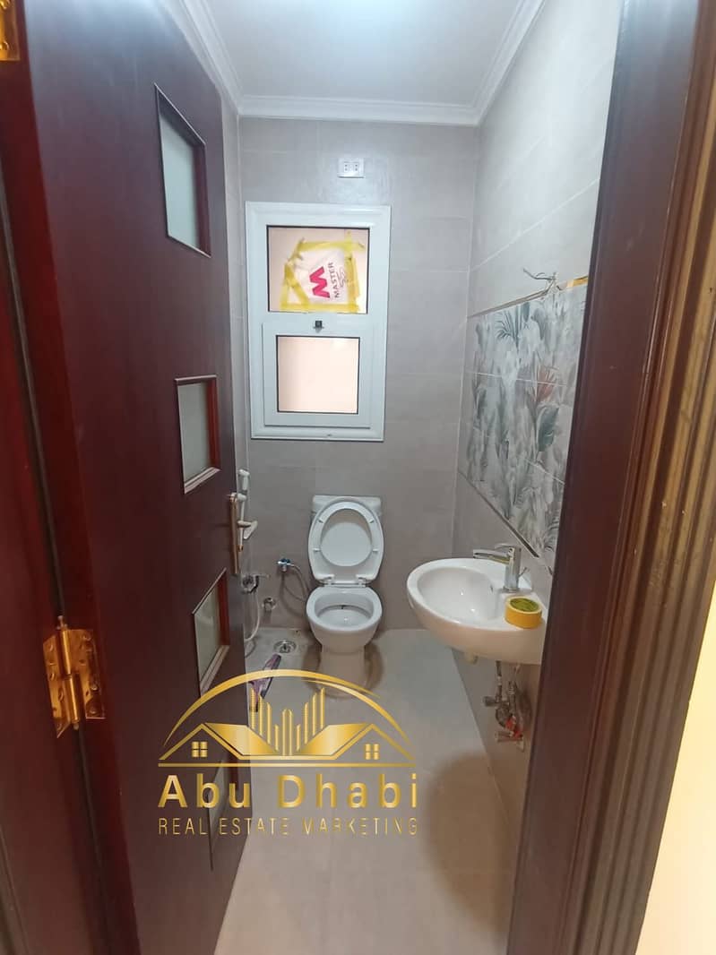 11 c11e4804-fbaa-4af5-9585-d755a4e76fa9. jpg