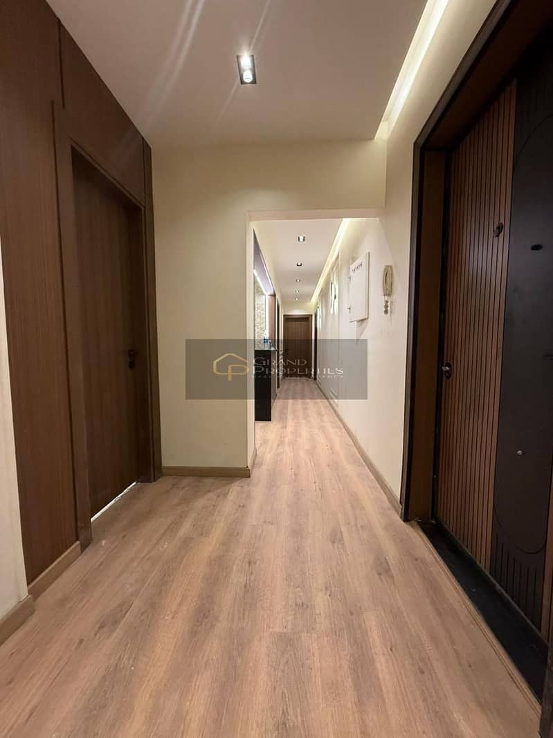 2 05f32acc-e476-468e-921c-2579c52a10be. jpg