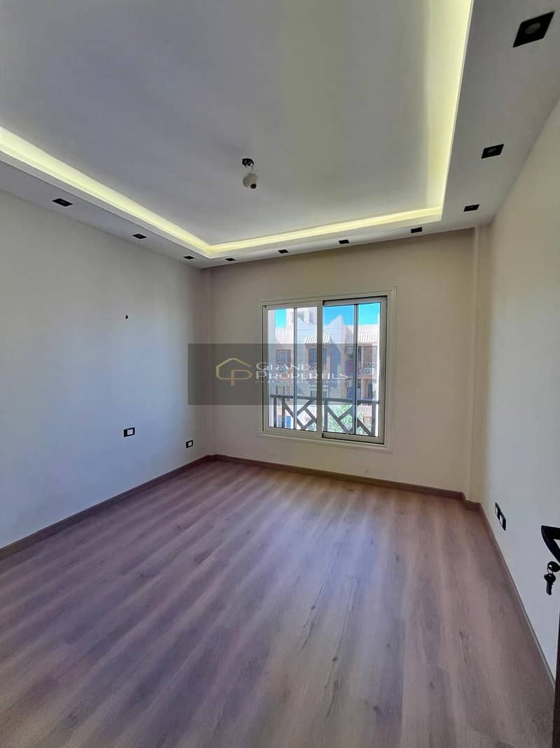 12 d6230500-4329-4ab7-8a35-db87abf484db. jpg