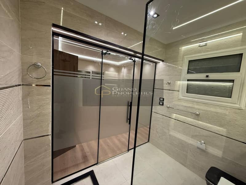 15 ede651e2-ab49-47eb-b560-7333132f7b4c. jpg