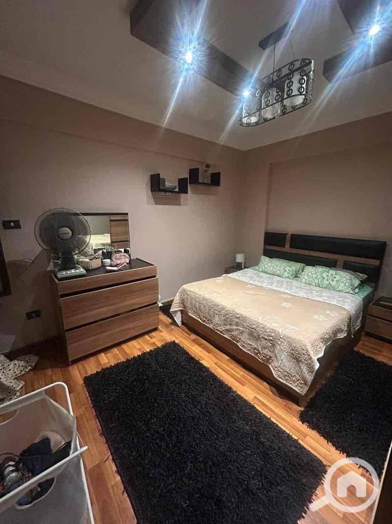 8 6feeb66c-23f7-40ab-8a52-52690cbbc4c4. jpg