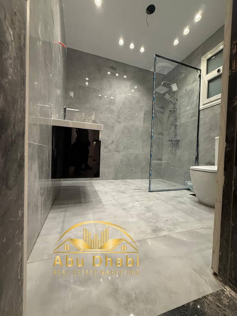 4 5dbd8d99-e69d-4573-bb49-5c75f4845cf1. jpg