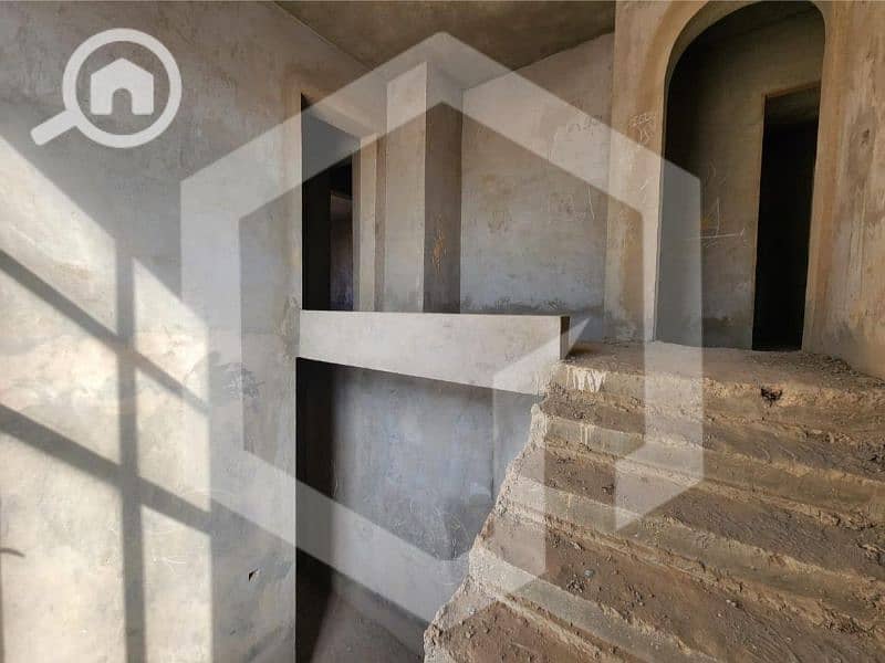 10 Royal Meadows 10. jpg