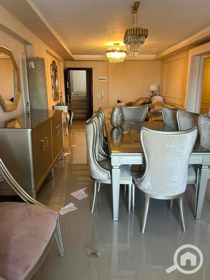 3 c151a379-83f6-4279-a89d-e0a14c351221. jpg