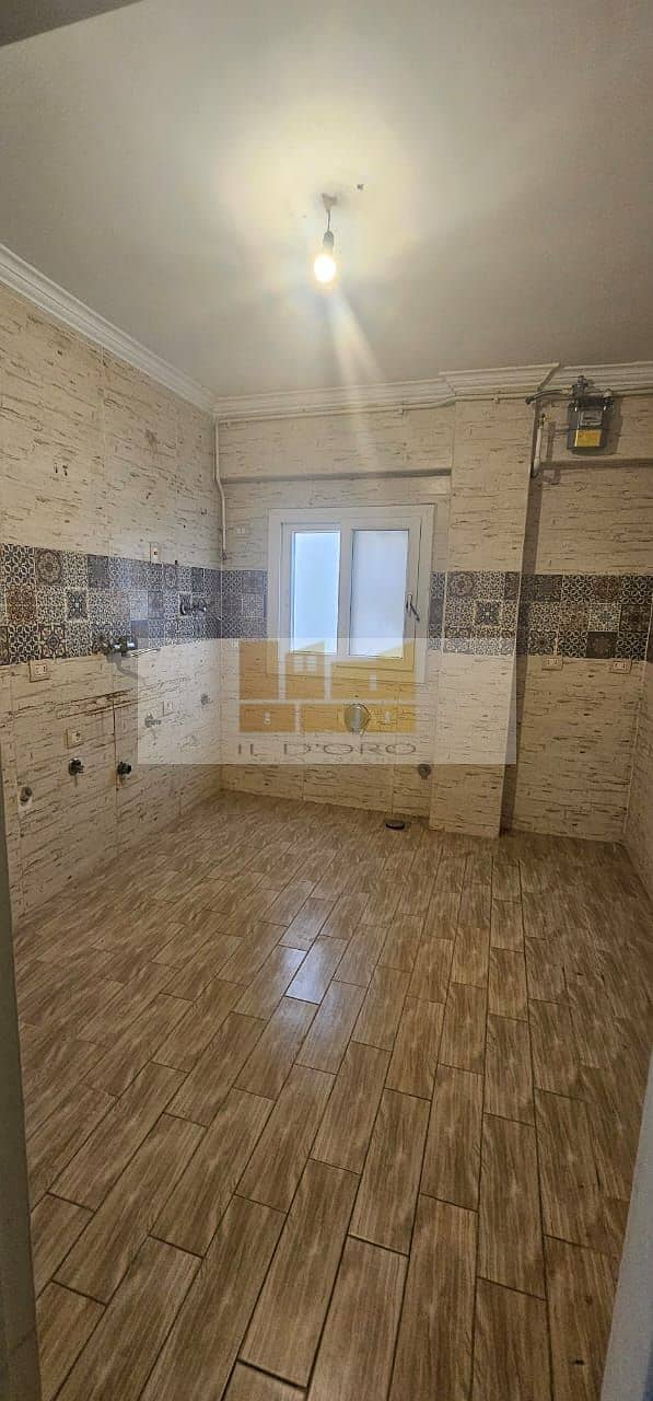 10 WhatsApp Image 2025-10-30 at 17.00. 08_44495633. jpg