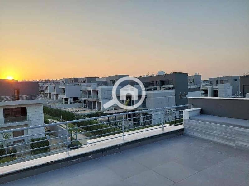 13 8bf31da4-2525-40cf-8416-db6f256587c7. jpg