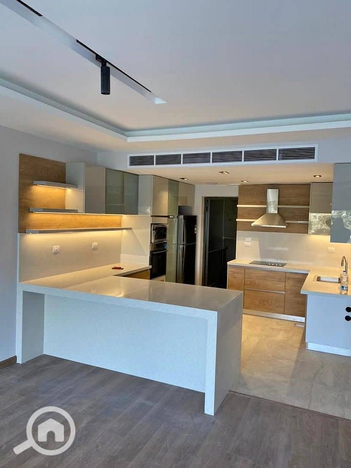 2 40f70471-7907-4f4a-8816-142a6f7d6711. jpg