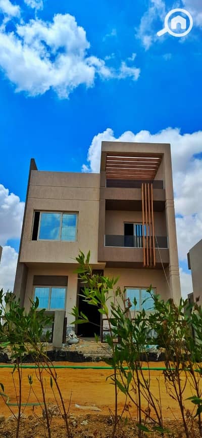 5 Bedroom Twin House for Sale in Sheikh Zayed, Giza - IMG-20250723-WA0096. jpg 5 Bedroom Twin House for Sale in Sheikh Zayed, Giza - IMG-20250723-WA0096. jpg