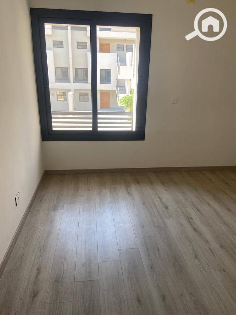 2 f7b16710-e9a1-4409-ab69-b5367066561d. jpg