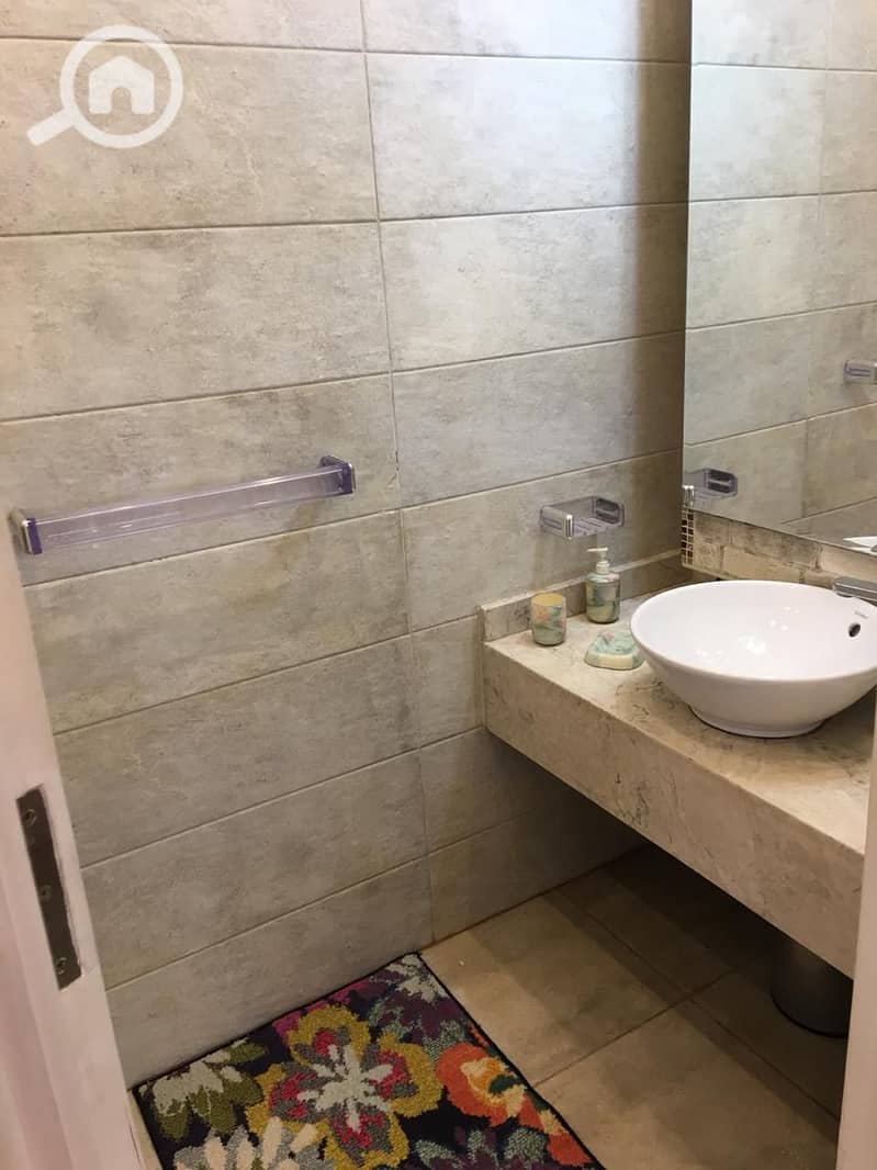 5 4b7f1303-6d5c-4064-83ca-123ffc9faab4. jpg