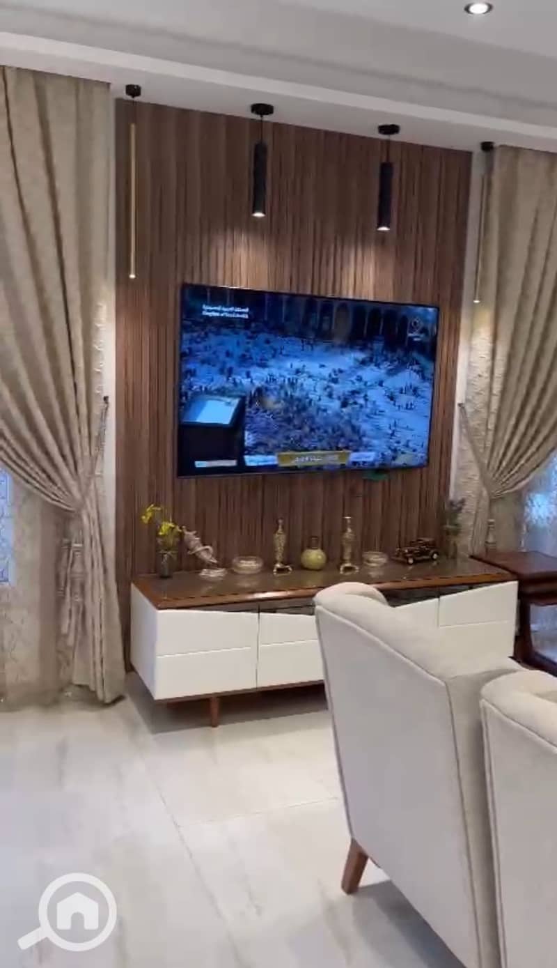 5 2425909c-cda4-4e67-821f-5f526c54e647. jpeg