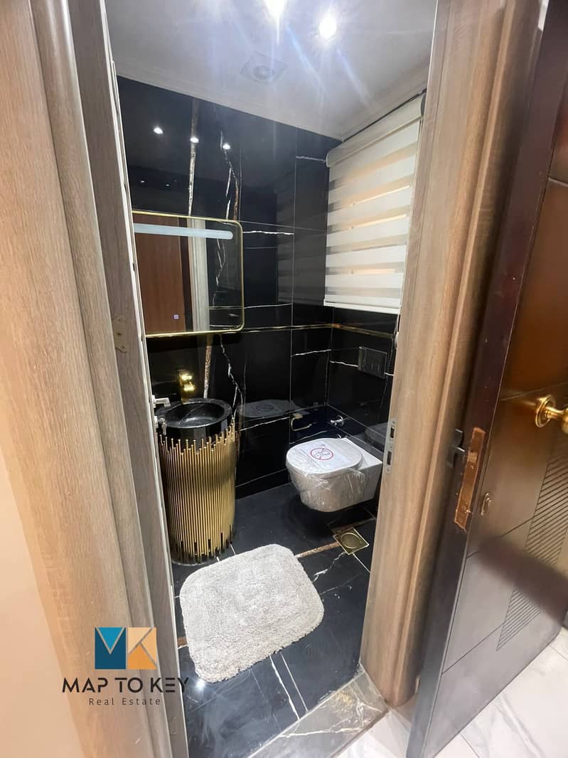 9 fef67792-9074-4c4d-a69f-f8e68cc51b37. jpg